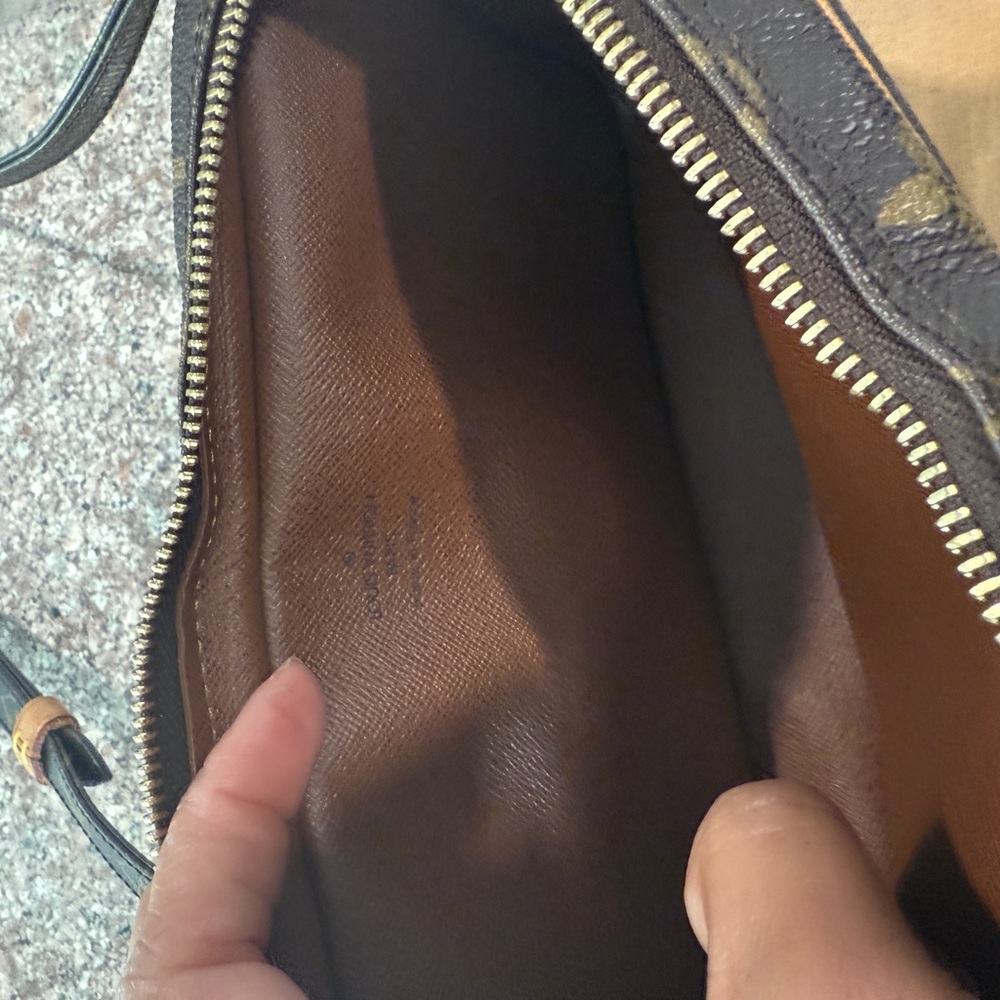 Louis Vuitton Marly Bandouliere - Picture 3 of 10